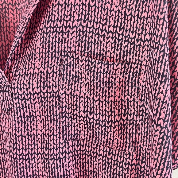 Pleione V Neck Collared Top Cap Sleeves Pink and Navy. Sz XXL plus size casual - Picture 5 of 11